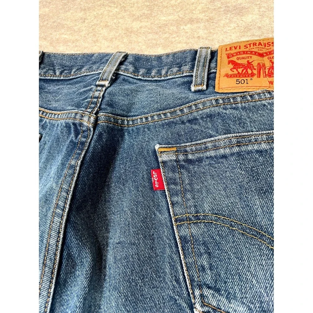 Levi's‎ 501 Authentic Jeans Mens 38x32 Blue Whiskering Denim Cotton Straight Leg
